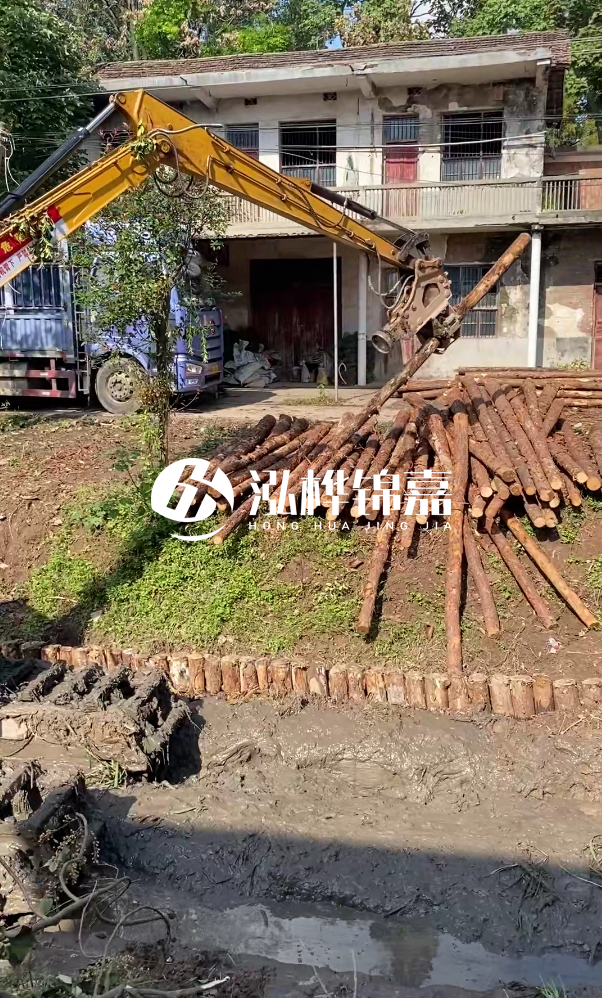 吉安挖機(jī)打木樁專業(yè)施工-河道護(hù)坡打樁能否防止河岸塌陷？