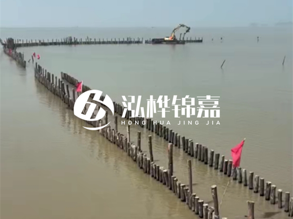 河道護(hù)坡打樁對河岸保護(hù)有何作用？河道松木樁水面需要預(yù)留多長？